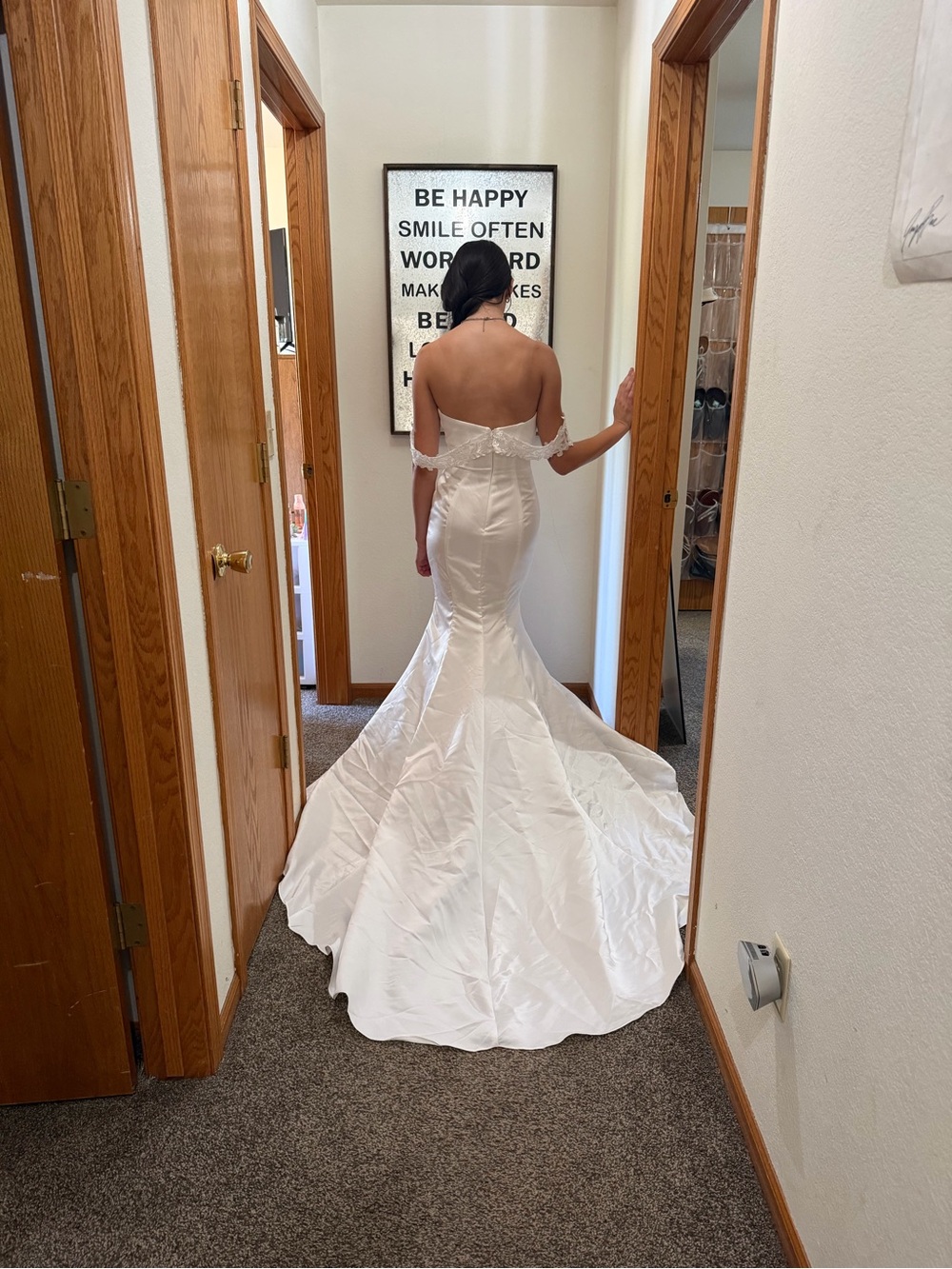 Elegant White Strapless Mermaid Wedding Dress